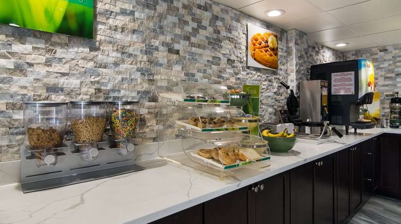 <b>Quality Inn Restaurant</b>. Images powered by <a href="https://iceportal.shijigroup.com/" title="IcePortal" target="_blank">IcePortal</a>.