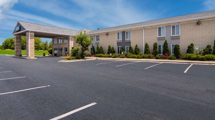 Quality Inn Exterior