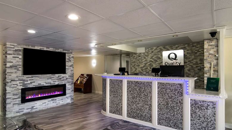 <b>Quality Inn Lobby</b>. Images powered by <a href="https://iceportal.shijigroup.com/" title="IcePortal" target="_blank">IcePortal</a>.