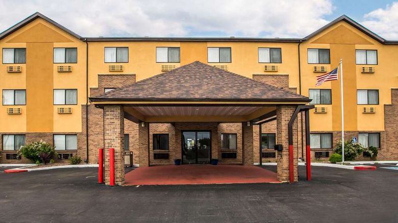 <b>Quality Inn Peru Exterior</b>. Images powered by <a href="https://iceportal.shijigroup.com/" title="IcePortal" target="_blank">IcePortal</a>.
