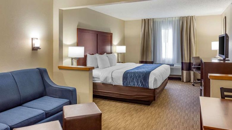 <b>Comfort Inn Suite</b>. Images powered by <a href="https://iceportal.shijigroup.com/" title="IcePortal" target="_blank">IcePortal</a>.