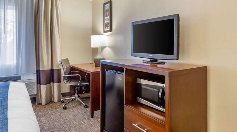 <b>Comfort Inn Suite</b>. Images powered by <a href="https://iceportal.shijigroup.com/" title="IcePortal" target="_blank">IcePortal</a>.