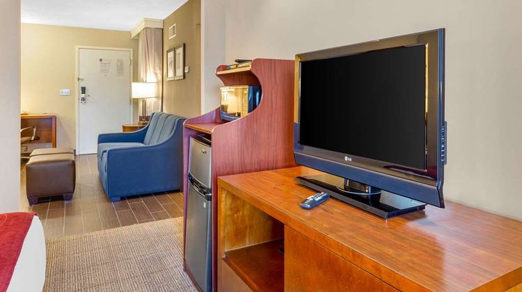 Comfort Suites Suite