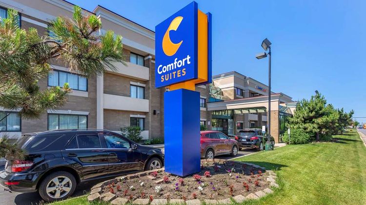 Comfort Suites Exterior