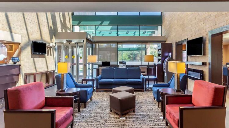 Comfort Suites Lobby