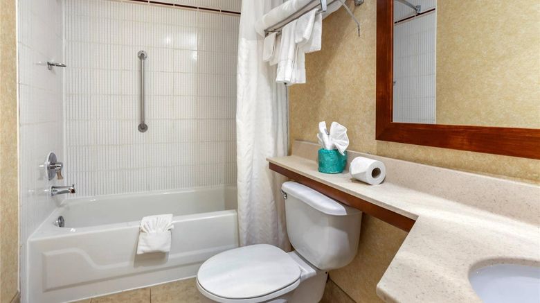 <b>Comfort Suites Suite</b>. Images powered by <a href="https://iceportal.shijigroup.com/" title="IcePortal" target="_blank">IcePortal</a>.