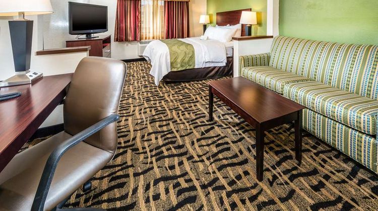 Quality Inn and Suites Danville East Room