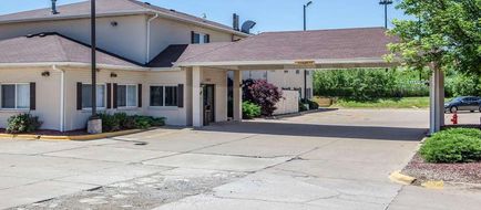 Comfort Suites Peoria Exterior