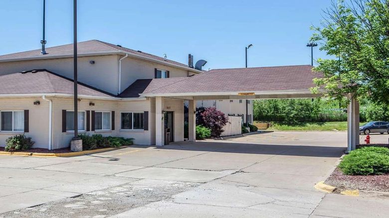 <b>Comfort Suites Peoria Exterior</b>. Images powered by <a href="https://iceportal.shijigroup.com/" title="IcePortal" target="_blank">IcePortal</a>.
