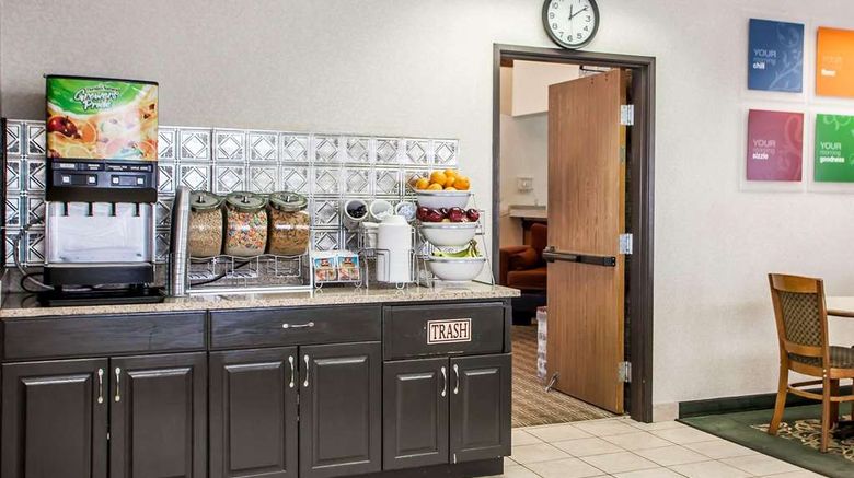 <b>Comfort Suites Peoria Restaurant</b>. Images powered by <a href="https://iceportal.shijigroup.com/" title="IcePortal" target="_blank">IcePortal</a>.