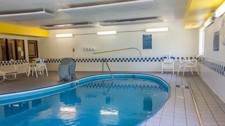 Comfort Suites Peoria Pool