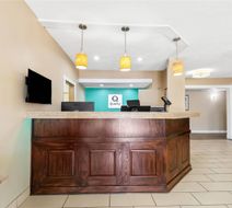 Quality Inn and Suites Lobby