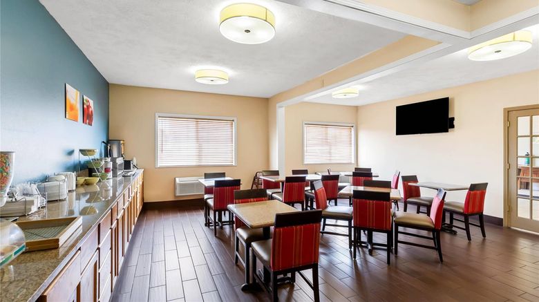 <b>Quality Inn and Suites Restaurant</b>. Images powered by <a href="https://iceportal.shijigroup.com/" title="IcePortal" target="_blank">IcePortal</a>.