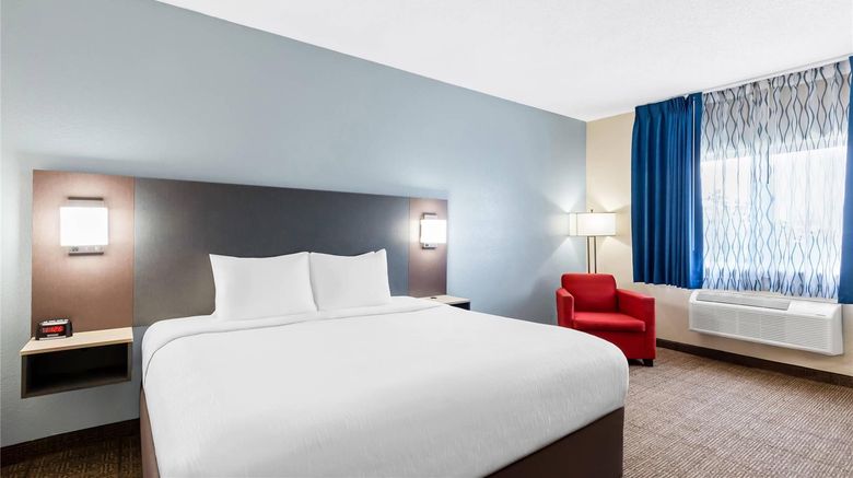 <b>Quality Inn and Suites Room</b>. Images powered by <a href="https://iceportal.shijigroup.com/" title="IcePortal" target="_blank">IcePortal</a>.