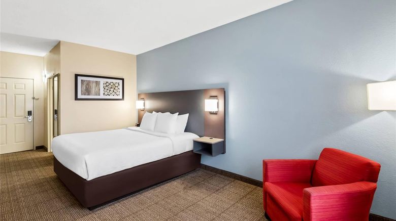 <b>Quality Inn and Suites Room</b>. Images powered by <a href="https://iceportal.shijigroup.com/" title="IcePortal" target="_blank">IcePortal</a>.