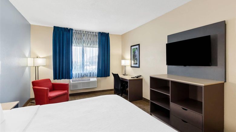 <b>Quality Inn and Suites Room</b>. Images powered by <a href="https://iceportal.shijigroup.com/" title="IcePortal" target="_blank">IcePortal</a>.