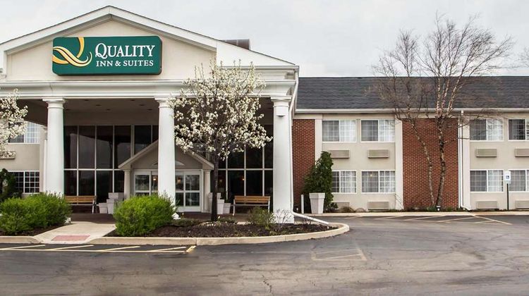 Quality Inn & Suites St Charles Exterior
