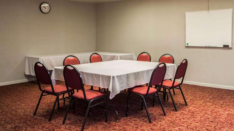 <b>Quality Inn & Suites St Charles Meeting</b>. Images powered by <a href="https://iceportal.shijigroup.com/" title="IcePortal" target="_blank">IcePortal</a>.