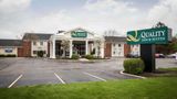 <b>Quality Inn & Suites St Charles Exterior</b>. Images powered by <a href="https://iceportal.shijigroup.com/" title="IcePortal" target="_blank">IcePortal</a>.