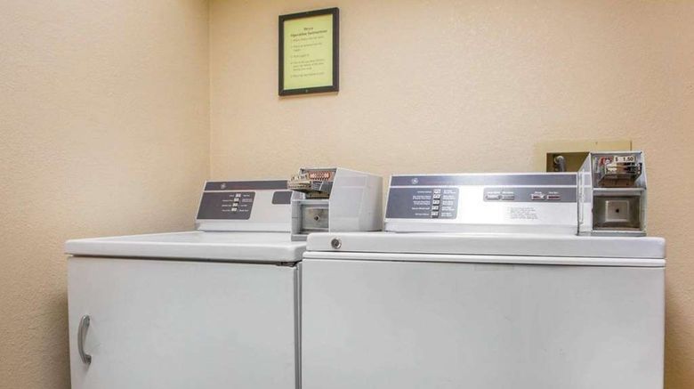 <b>Quality Inn Ottawa Other</b>. Images powered by <a href="https://iceportal.shijigroup.com/" title="IcePortal" target="_blank">IcePortal</a>.