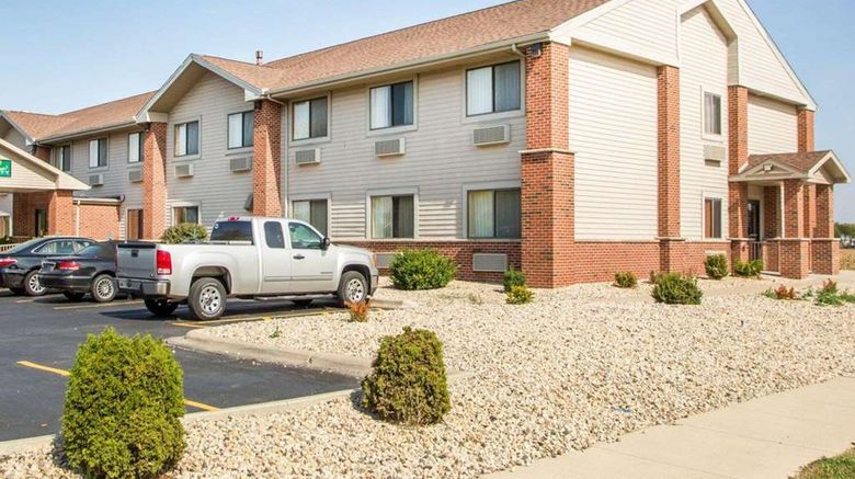 <b>Quality Inn Ottawa Exterior</b>. Images powered by <a href="https://iceportal.shijigroup.com/" title="IcePortal" target="_blank">IcePortal</a>.