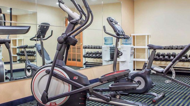 <b>Quality Inn Ottawa Health</b>. Images powered by <a href="https://iceportal.shijigroup.com/" title="IcePortal" target="_blank">IcePortal</a>.
