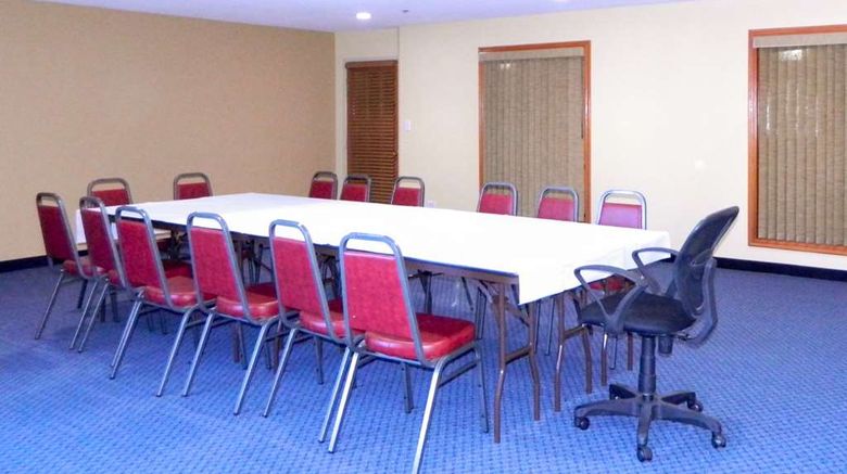 <b>Quality Inn Ottawa Meeting</b>. Images powered by <a href="https://iceportal.shijigroup.com/" title="IcePortal" target="_blank">IcePortal</a>.