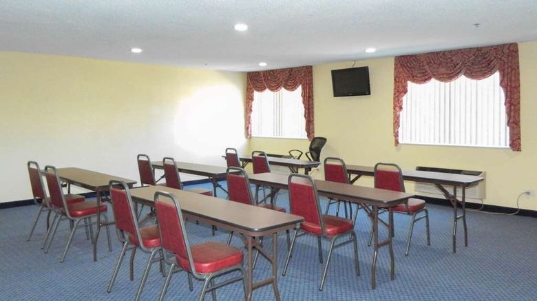 <b>Quality Inn Ottawa Meeting</b>. Images powered by <a href="https://iceportal.shijigroup.com/" title="IcePortal" target="_blank">IcePortal</a>.