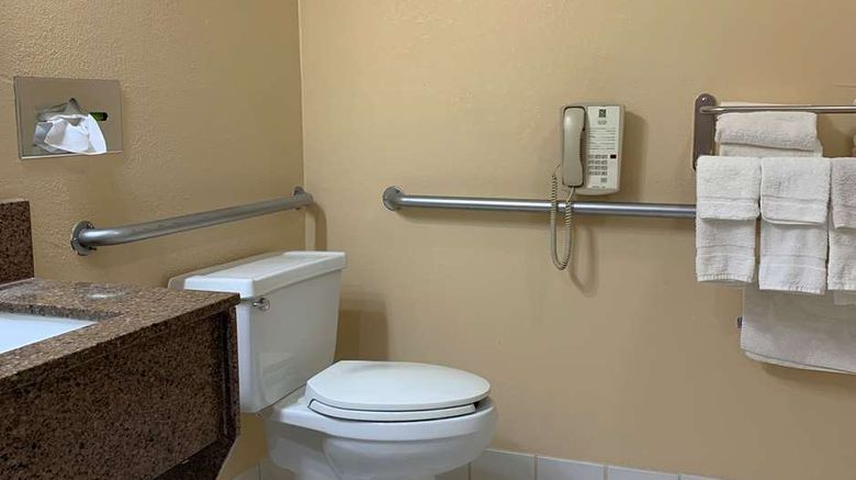 <b>Quality Inn Ottawa Room</b>. Images powered by <a href="https://iceportal.shijigroup.com/" title="IcePortal" target="_blank">IcePortal</a>.
