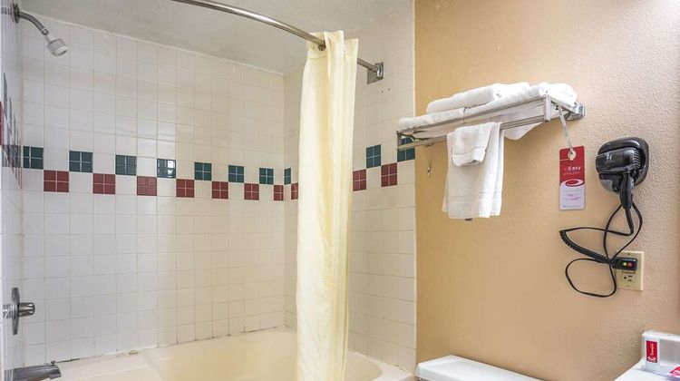 Econo Lodge Room