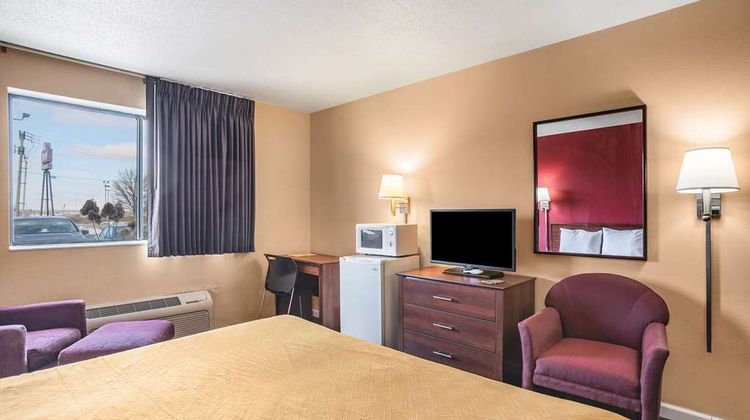 Econo Lodge Room