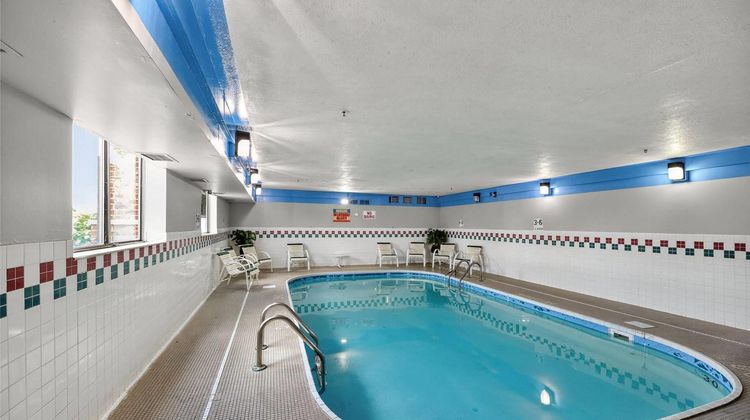 Econo Lodge Pool