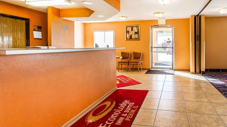Econo Lodge Lobby