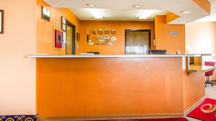 Econo Lodge Lobby