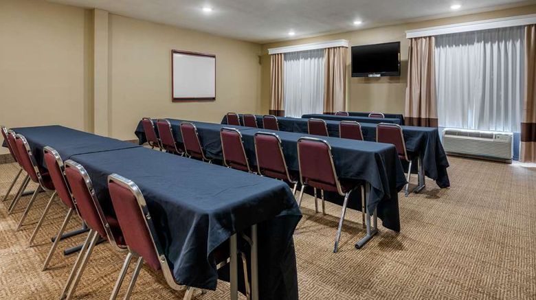 <b>Comfort Suites Meeting</b>. Images powered by <a href="https://iceportal.shijigroup.com/" title="IcePortal" target="_blank">IcePortal</a>.