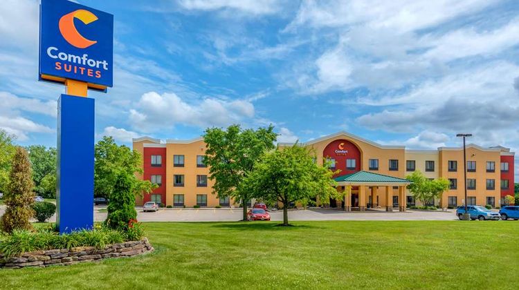 Comfort Suites Exterior