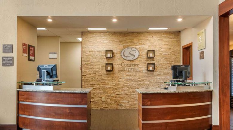 <b>Comfort Suites Lobby</b>. Images powered by <a href="https://iceportal.shijigroup.com/" title="IcePortal" target="_blank">IcePortal</a>.