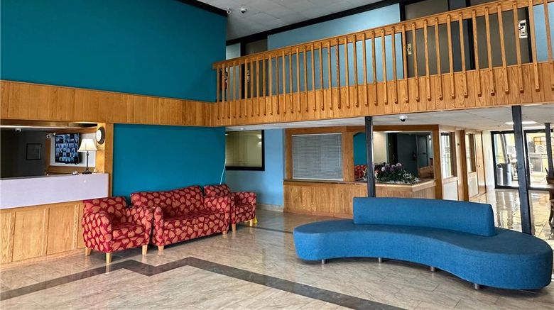 <b>Rodeway Inn Bloomington Lobby</b>. Images powered by <a href="https://iceportal.shijigroup.com/" title="IcePortal" target="_blank">IcePortal</a>.