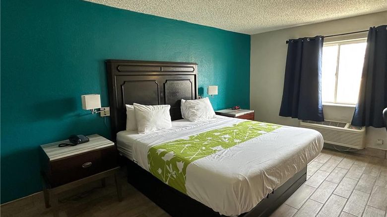 <b>Rodeway Inn Bloomington Room</b>. Images powered by <a href="https://iceportal.shijigroup.com/" title="IcePortal" target="_blank">IcePortal</a>.