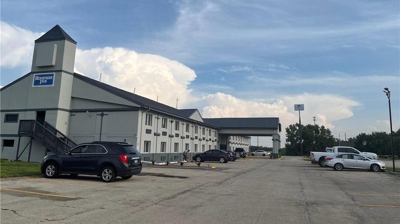 <b>Rodeway Inn Bloomington Exterior</b>. Images powered by <a href="https://iceportal.shijigroup.com/" title="IcePortal" target="_blank">IcePortal</a>.