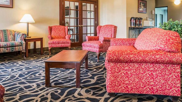 Quality Inn & Suites Lobby