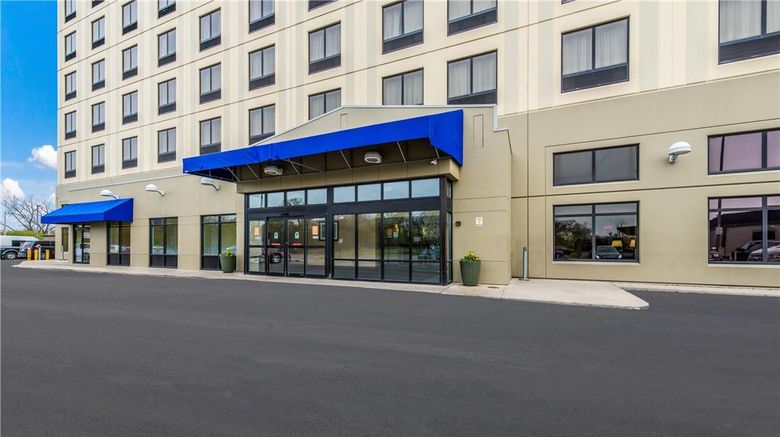 <b>Comfort Suites & Conf Center O'Hare Exterior</b>. Images powered by <a href="https://iceportal.shijigroup.com/" title="IcePortal" target="_blank">IcePortal</a>.