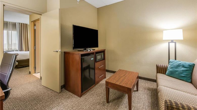 <b>Comfort Suites & Conf Center O'Hare Suite</b>. Images powered by <a href="https://iceportal.shijigroup.com/" title="IcePortal" target="_blank">IcePortal</a>.
