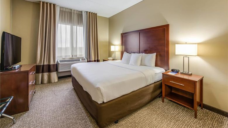 <b>Comfort Suites & Conf Center O'Hare Suite</b>. Images powered by <a href="https://iceportal.shijigroup.com/" title="IcePortal" target="_blank">IcePortal</a>.
