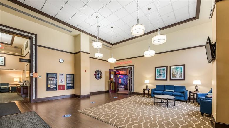 <b>Comfort Suites & Conf Center O'Hare Lobby</b>. Images powered by <a href="https://iceportal.shijigroup.com/" title="IcePortal" target="_blank">IcePortal</a>.