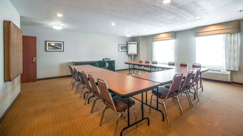 <b>Sleep Inn Meeting</b>. Images powered by <a href="https://iceportal.shijigroup.com/" title="IcePortal" target="_blank">IcePortal</a>.
