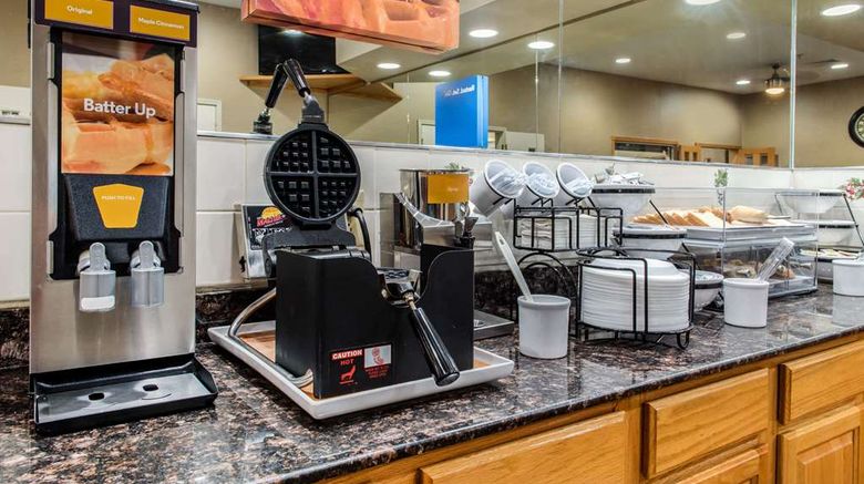 <b>Quality Inn South Jacksonville Restaurant</b>. Images powered by <a href="https://iceportal.shijigroup.com/" title="IcePortal" target="_blank">IcePortal</a>.