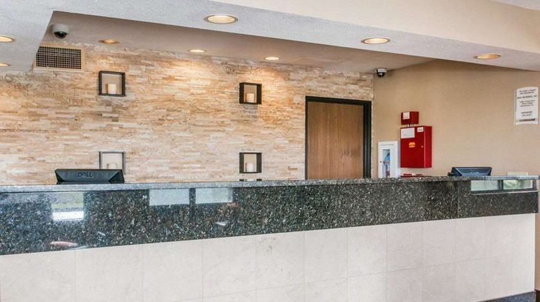 <b>Quality Inn Effingham Lobby</b>. Images powered by <a href="https://iceportal.shijigroup.com/" title="IcePortal" target="_blank">IcePortal</a>.