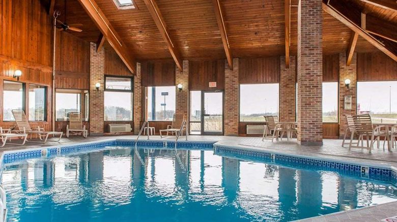<b>Quality Inn Effingham Pool</b>. Images powered by <a href="https://iceportal.shijigroup.com/" title="IcePortal" target="_blank">IcePortal</a>.
