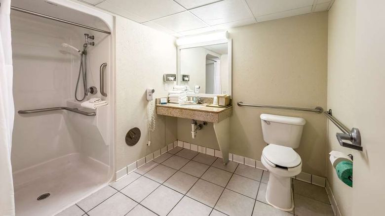 <b>Quality Inn & Suites Room</b>. Images powered by <a href="https://iceportal.shijigroup.com/" title="IcePortal" target="_blank">IcePortal</a>.